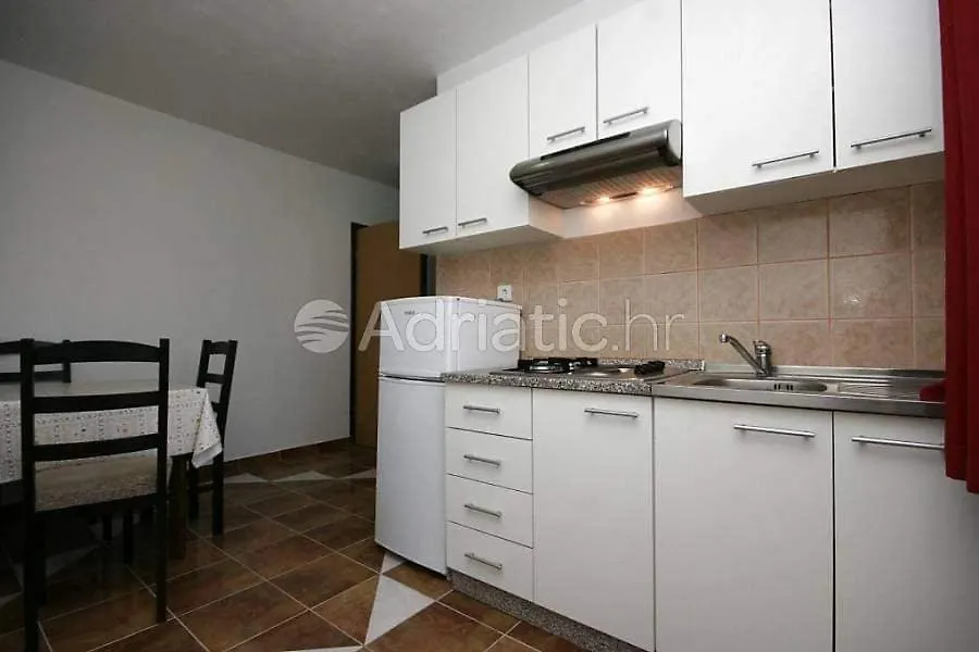 Apartments Zoran Povljana