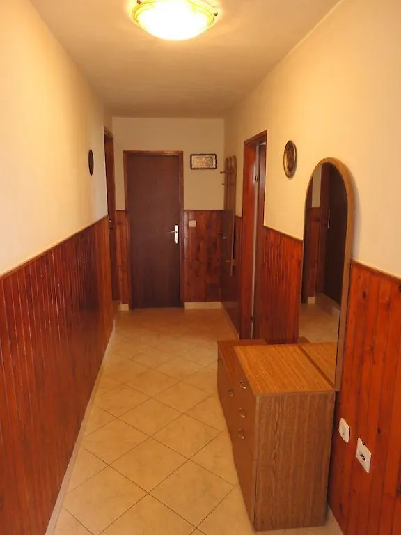 Apartments Zoran Povljana 0*,  Croatia