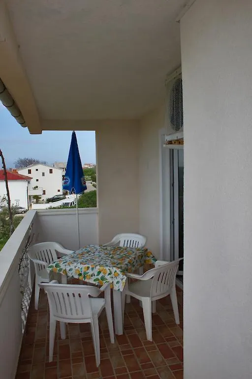 Apartments Zoran Povljana 0*,