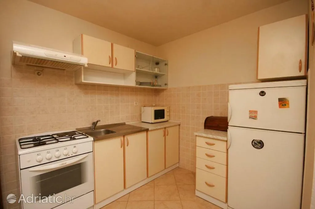Apartments Zoran Povljana